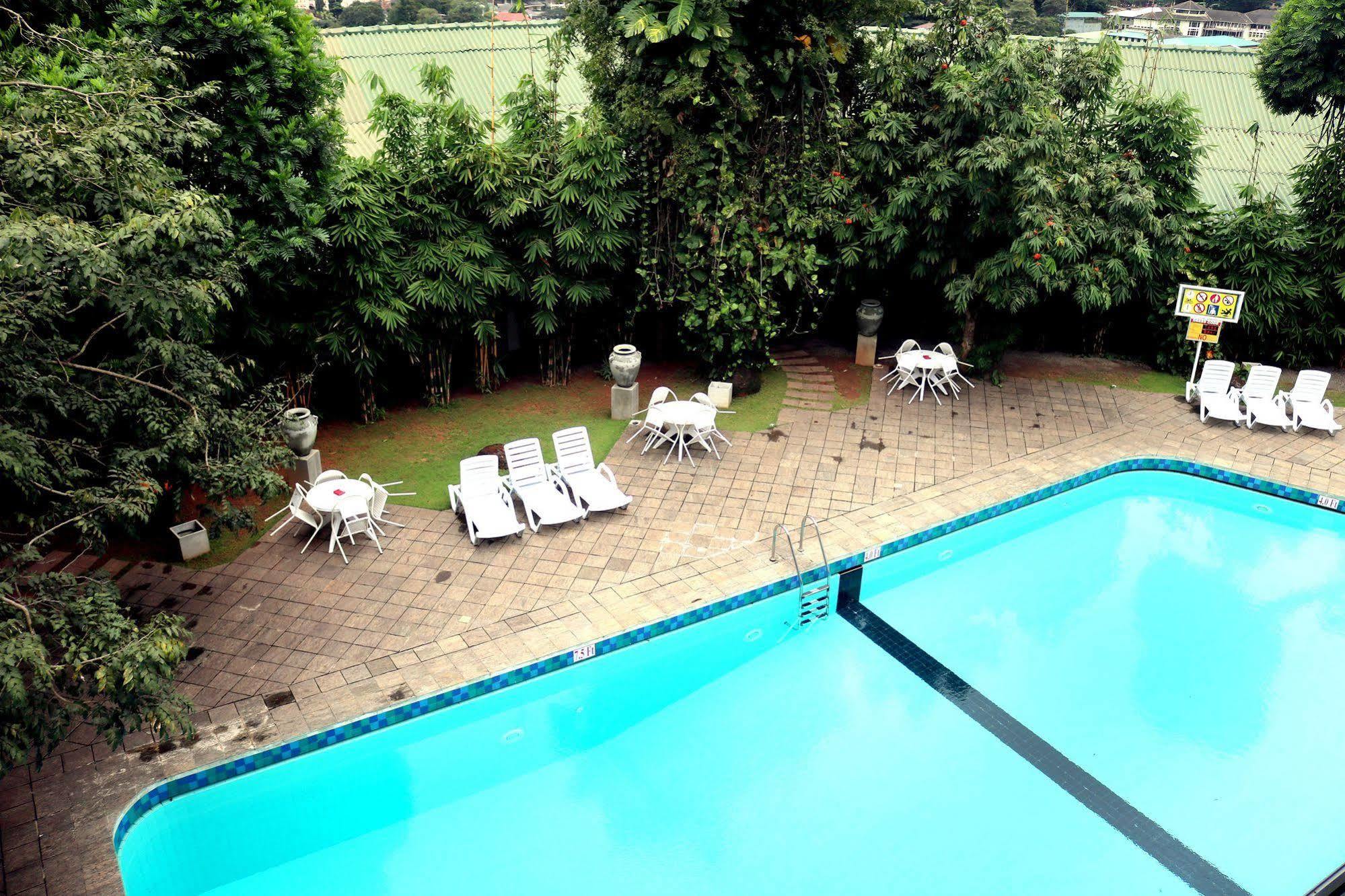 Hotel Hilltop Kandy Exterior foto