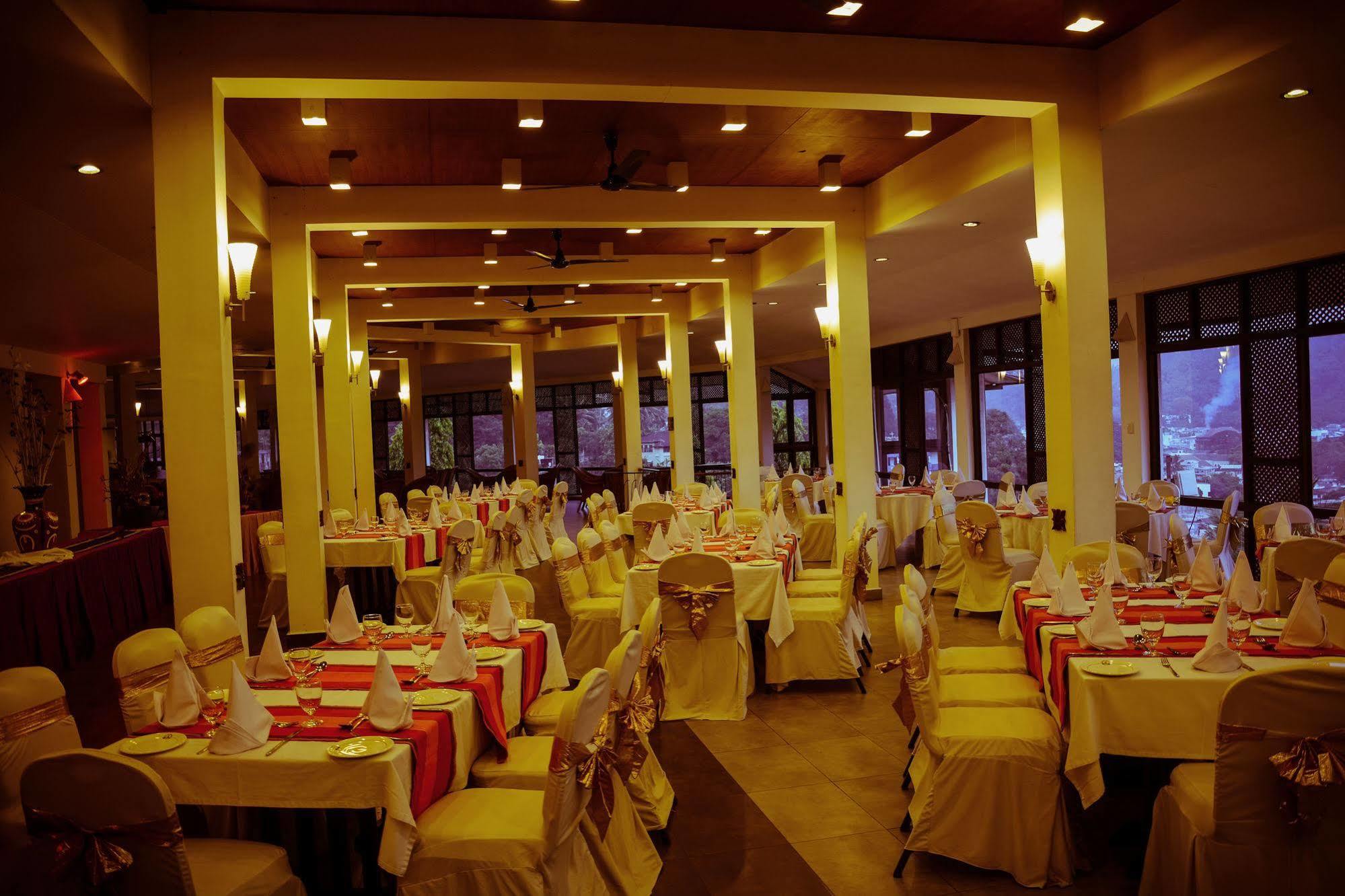 Hotel Hilltop Kandy Exterior foto